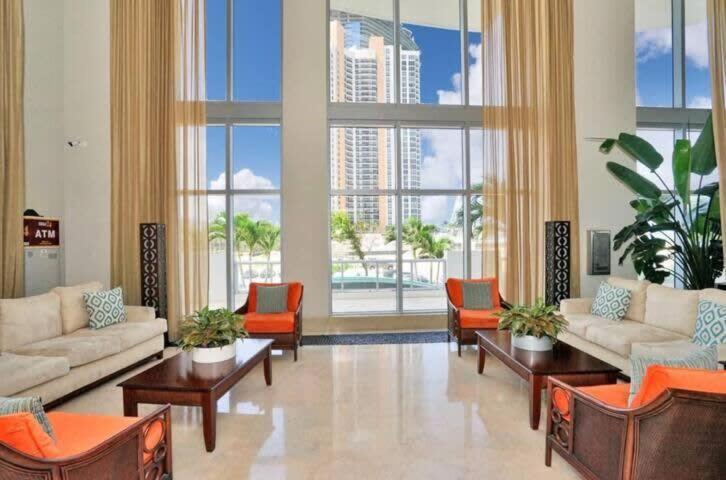 Beachfront Resort - Pool - Ocean View Balcony- Gym Miami Beach Bagian luar foto