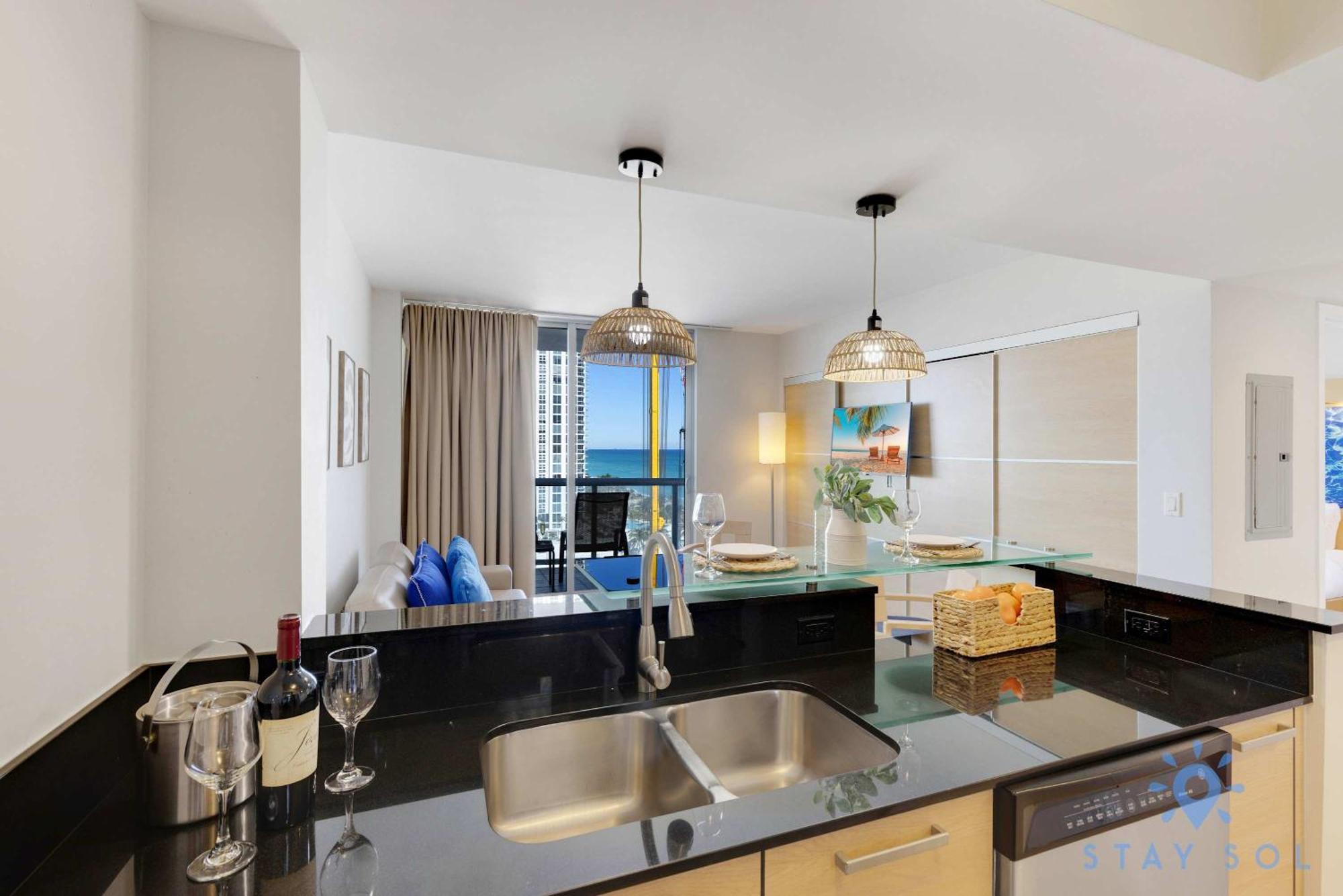 Beachfront Resort - Pool - Ocean View Balcony- Gym Miami Beach Bagian luar foto